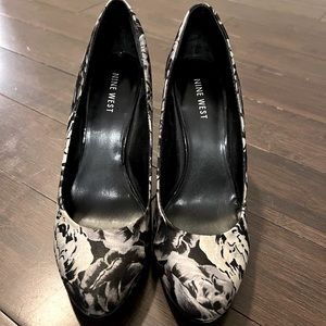 NINE WEST Round Toe High Heel Pumps - Silver/Black Floral